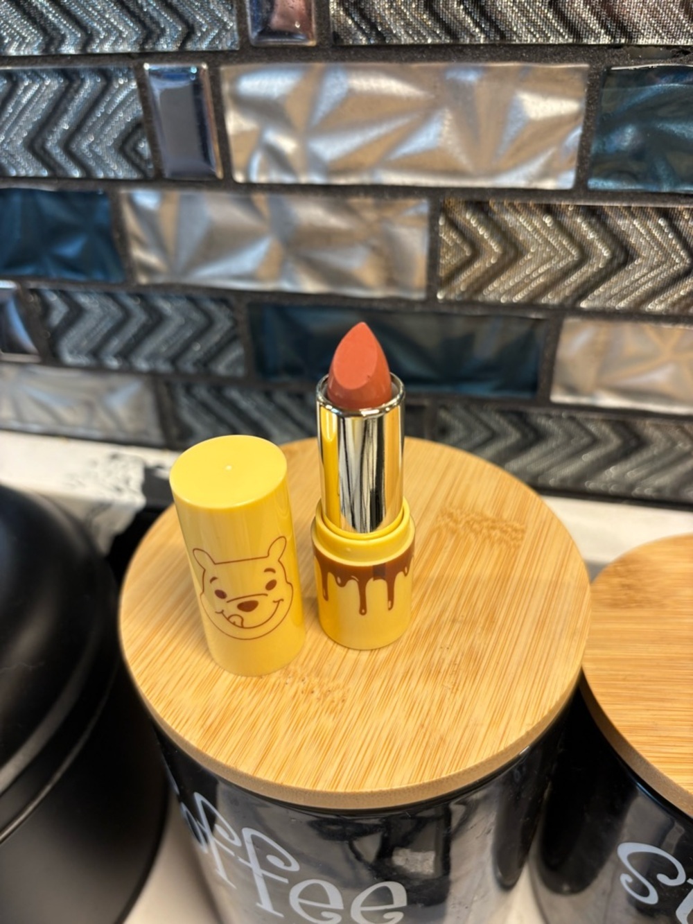 Yellow Winnie-the-Pooh Themed Lipstick Palette - Bright Yellow & Pink Shades - Picture 4 of 10
